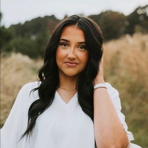 Meet your Posher, Saylor